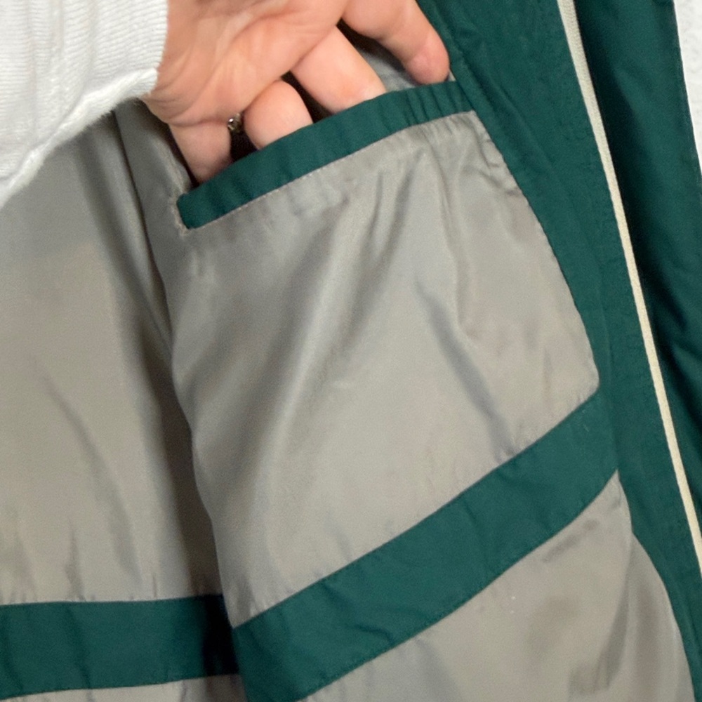 Vintage Members Only Men's Beige Jacket with Green Lining - Picture 8 of 14